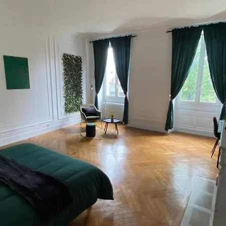 - 2 - Parking Voiture Appartement